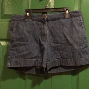 Ladies size 6 shorts